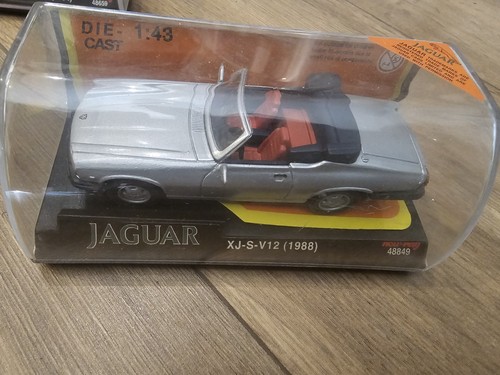 Die cast mustang - die,